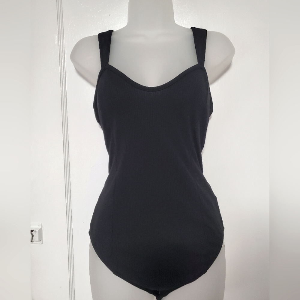 Express x Rocky Barnes ribbed thong bodysuit sz M